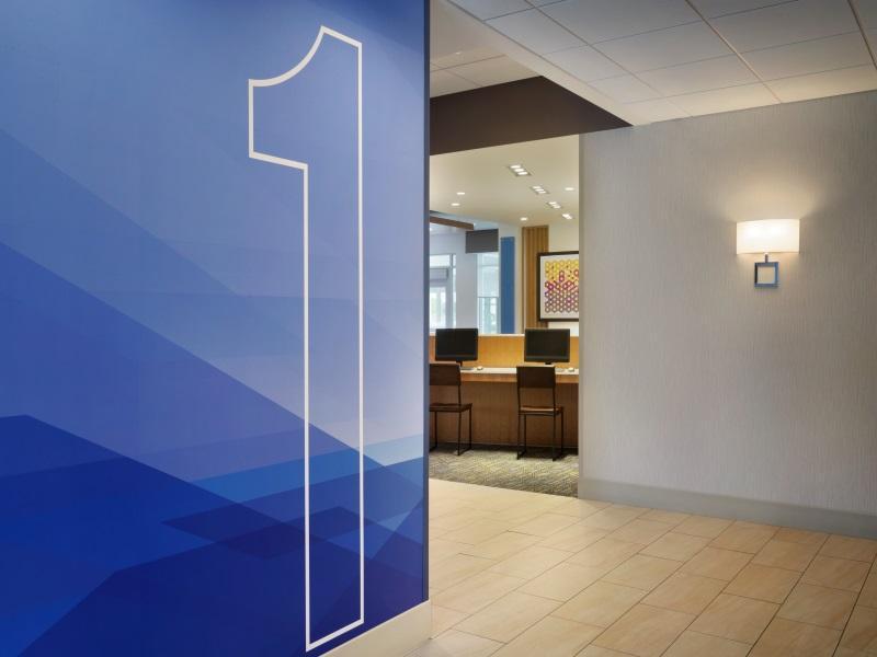 Holiday Inn Express & Suites Macon North By Ihg Exterior photo